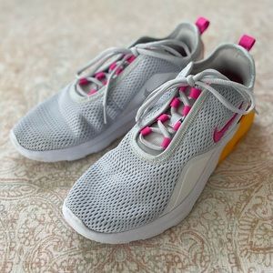 Nike Air Max Motion Women’s Running Shoe Sneaker 9.5